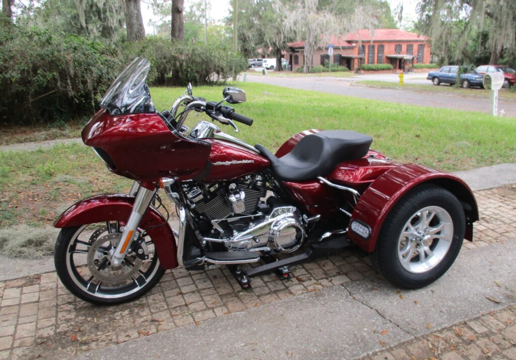 Harley road glide special flxtrxs side red t 1954 img 2297 10 crop