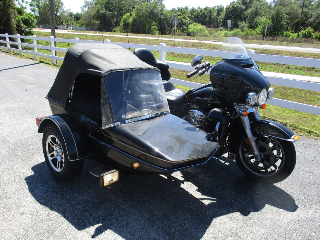 Good looking sidecar with the top up